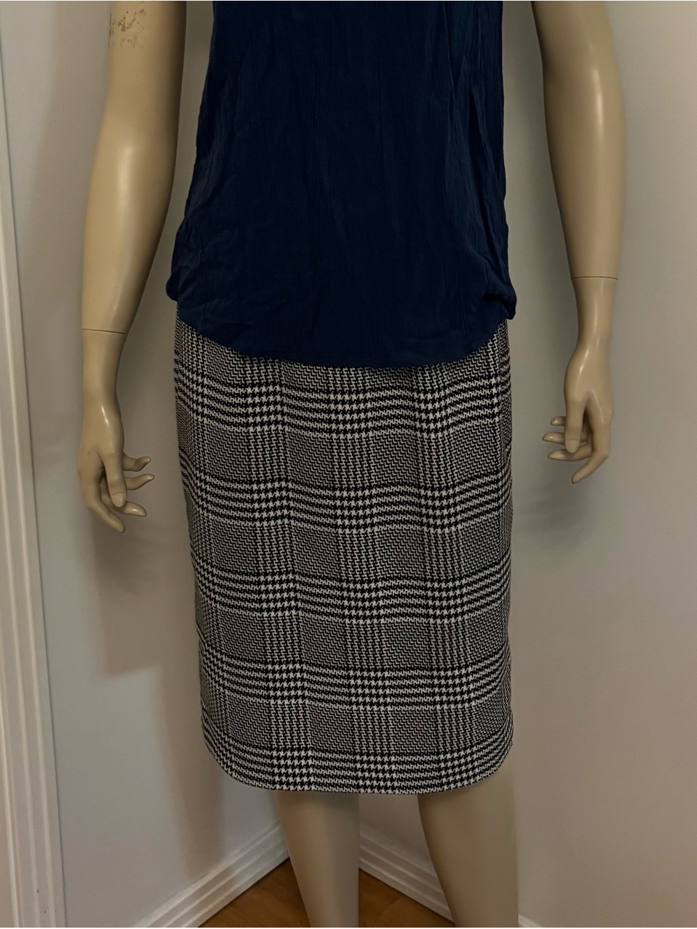 Classic Black and White Plaid Pencil Skirt - Women's Size 0